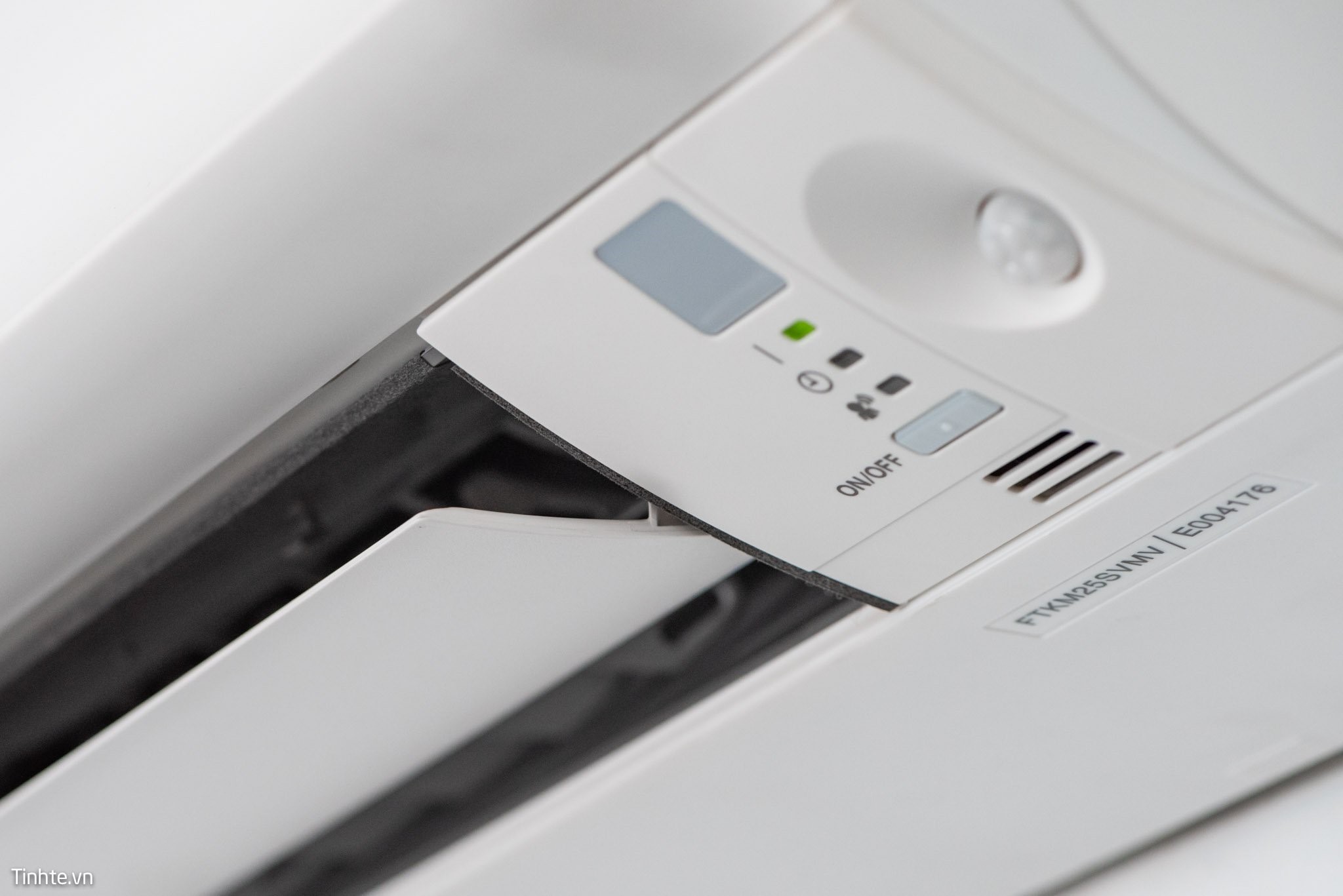 Đang tải FTKM-12.jpg…